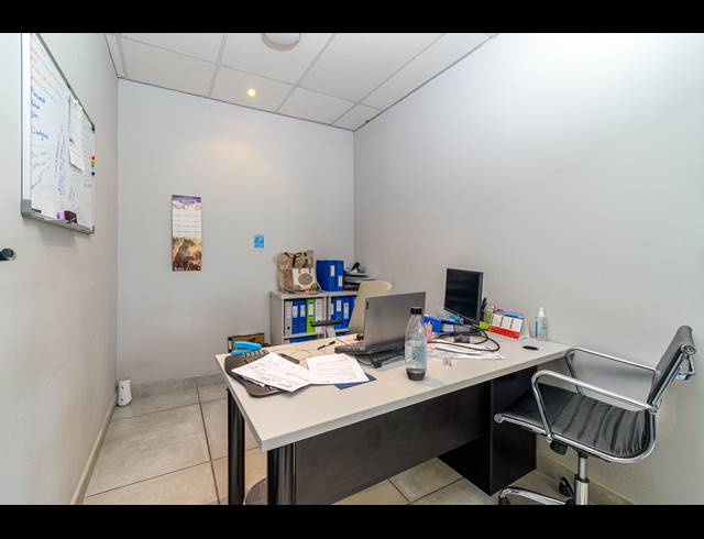 219M² OFFICE FOR SALE IN SIMBA